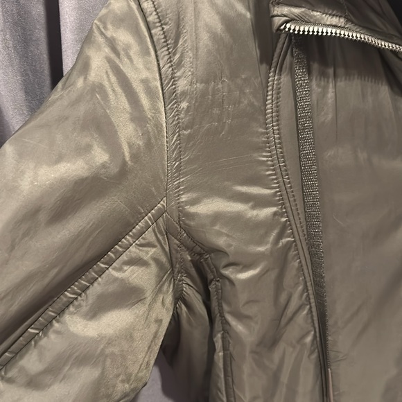 🍋Women’s Lululemon Scuba Hoodie Glyde size 6 dark olive 🍋 - Picture 5 of 16